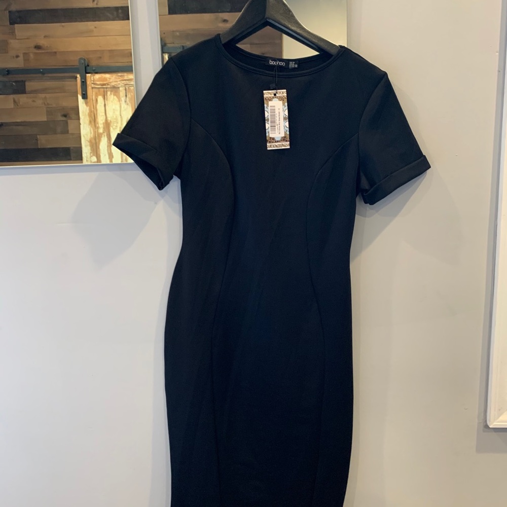 Boohoo flattering body con black dress US8